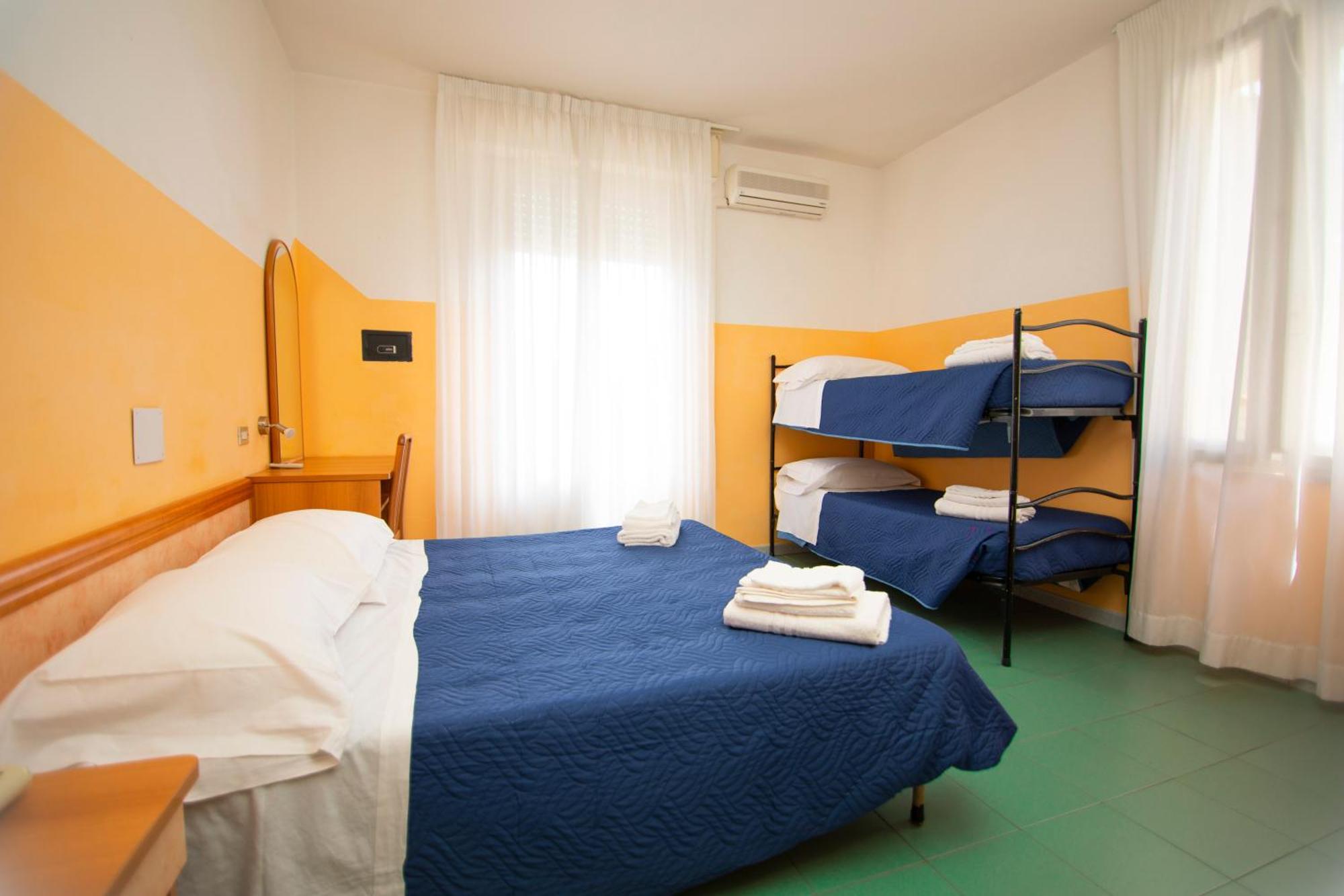 Hotel Montebello Riccione Exterior photo