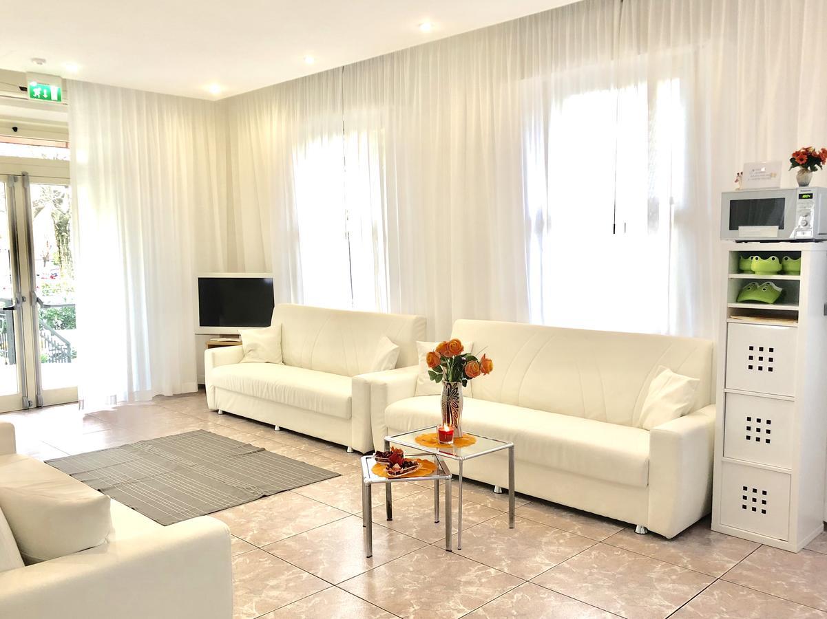 Hotel Montebello Riccione Exterior photo